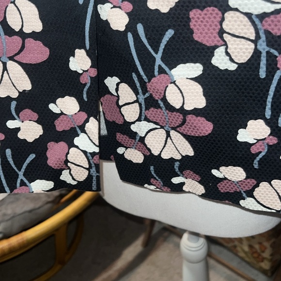Ann Taylor 10 petite black with mauve and pink floral print back zipper - Picture 5 of 8